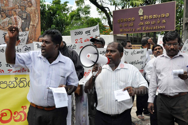 CTSU protests for principals’ grievances