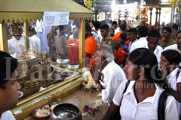 Exposition of relics at Gangarama Temple ends today