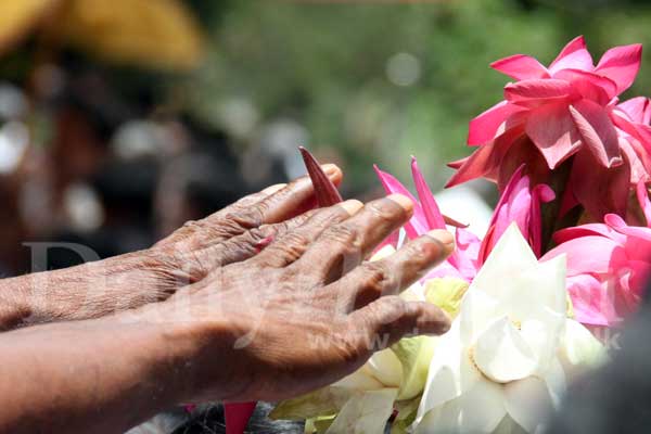 Religious observances at Kelani  Viharaya