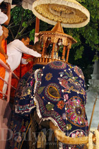 Navam Maha Perahera begins