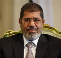 Mursi draws fire with new Egypt decree