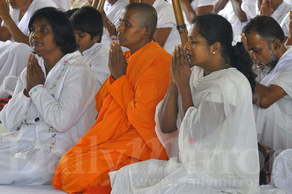 Medin Poya programme at Sadaham Sevana