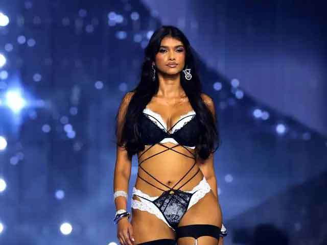 SRI LANKA’S ELINA GUNAWARDENA MAKES HISTORY AS SOUTH ASIAN MODELS SHINE AT VICTORIA’S SECRET FASHION SHOW 2026