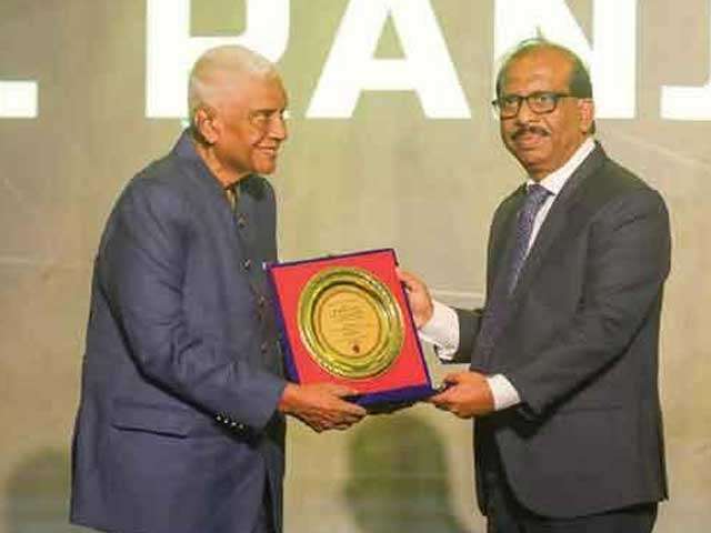 The Voice of a Nation Ranjit Fernando on Six Decades of Sri Lankan Cricket